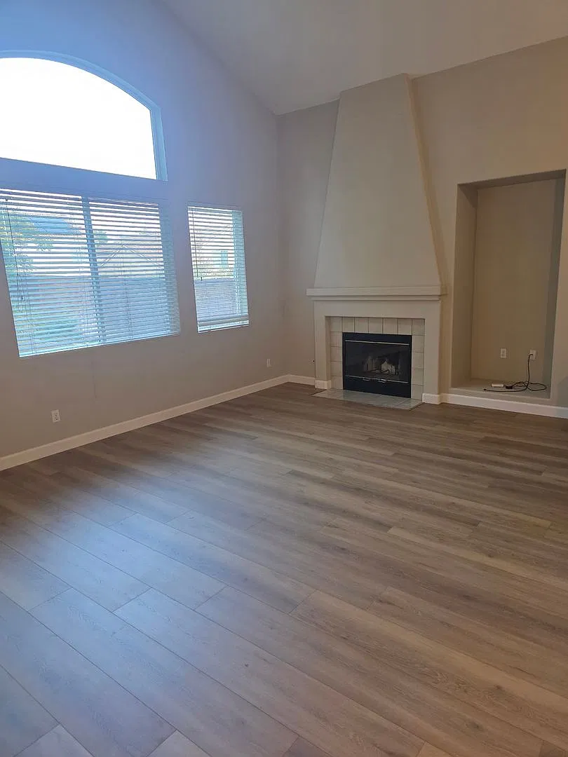 3 Bedroom Home in Paseo del Sol - New Paint and Flooring! — Photo 4
