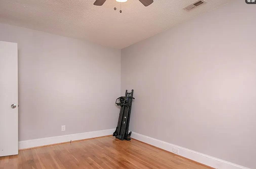 3 bed, 900 sqft, $1,250 — Photo 2