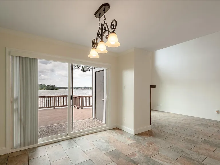 208 Waters Edge — Photo 8
