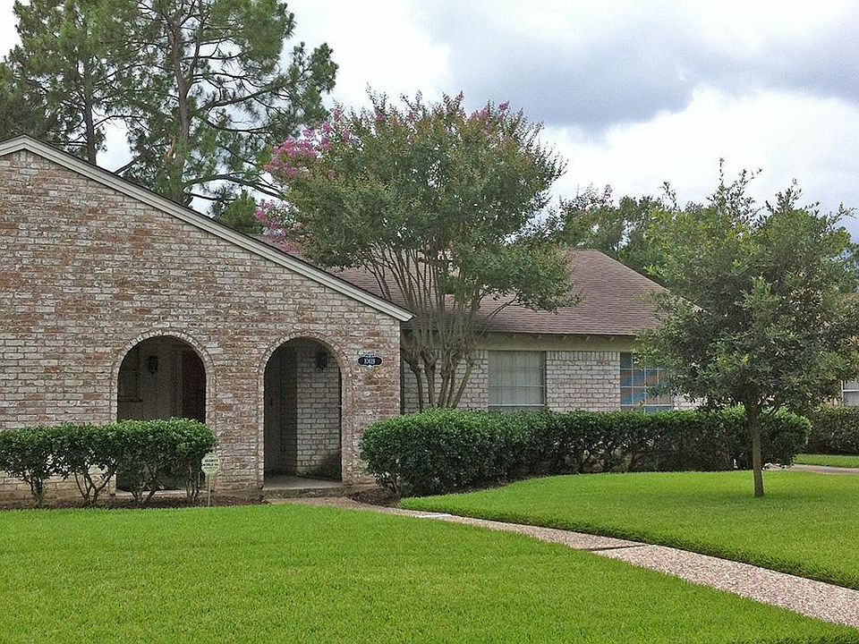 1st image of 10619 Holly Springs Dr