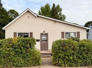 727 Michigan St, Ishpeming, MI 49849