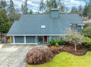 2120 Ridgeway Dr, Eugene, OR 97401