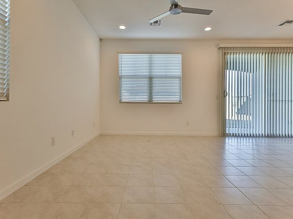 5th image of 11008 W Parkway Dr
