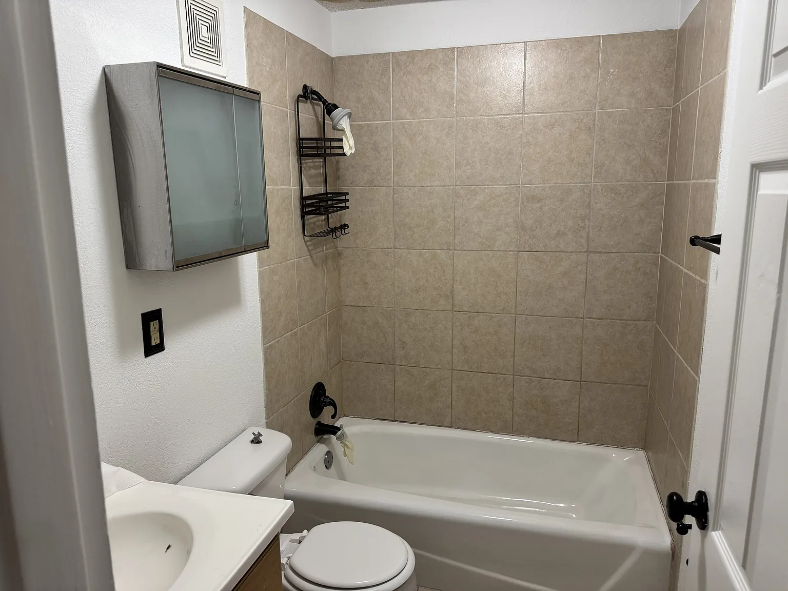 2 bed, 795 sqft, $1,200 — Photo 4