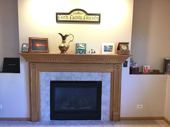 5th image of 2194 W Waterford Ct