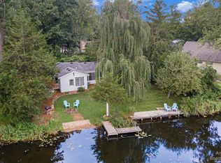 2737 Melvin Rd, Pinckney, MI 48169