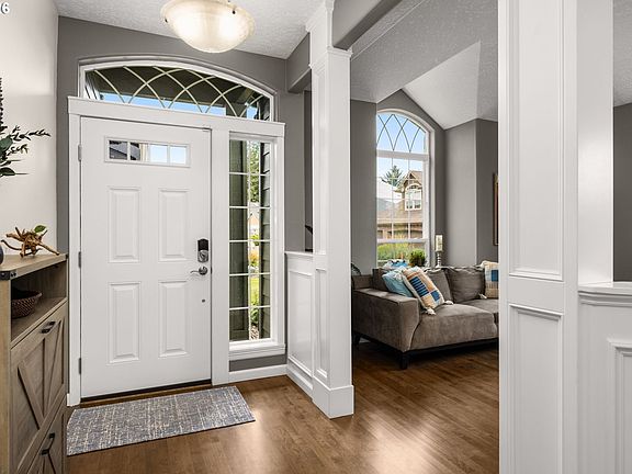 4th image of 3245 SE Hall Ct