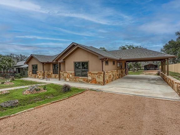 2nd image of 307B Liveoak Dr