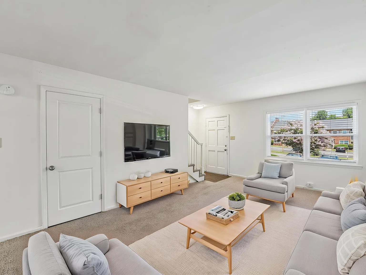 Carriage House — Photo 4