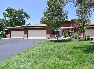 1131 Claytonbrook Ct, Ballwin, MO 63011