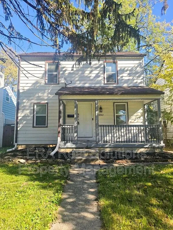 2 bed, 1.5 bath, 1056 sqft, $1,500 — Photo 1