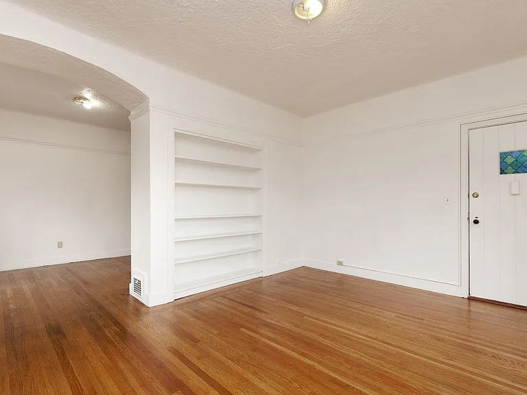 970 Vermont St — Photo 4
