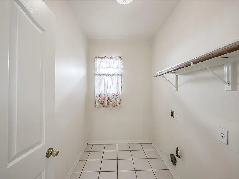 3402 Caloway Ct — Photo 27