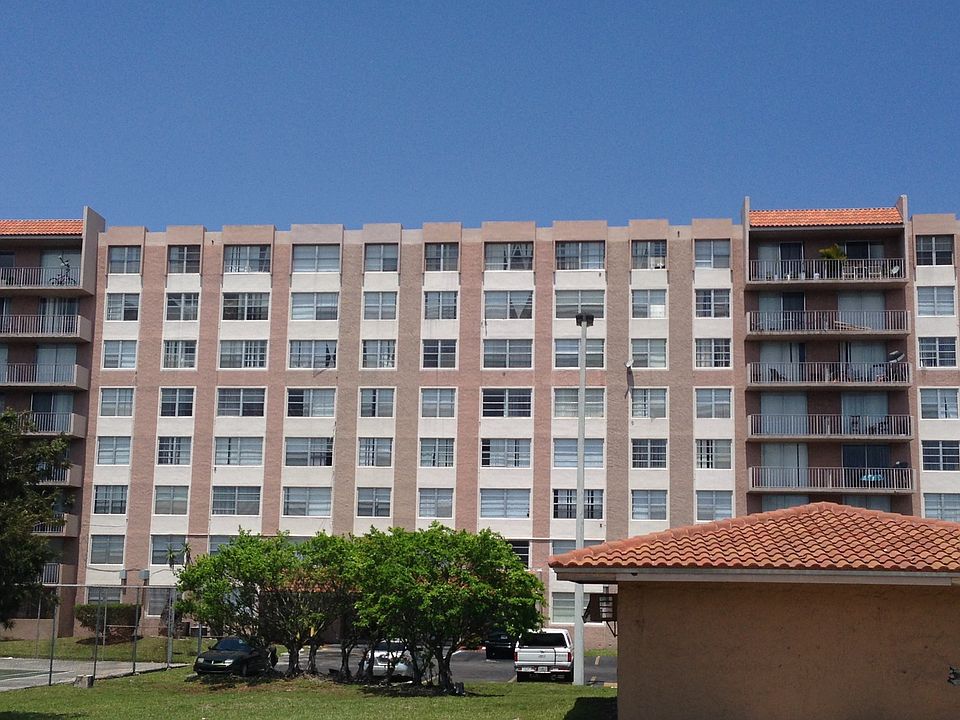 Center Court Apartments 14797 NE 18th Ave Miami FL Zillow