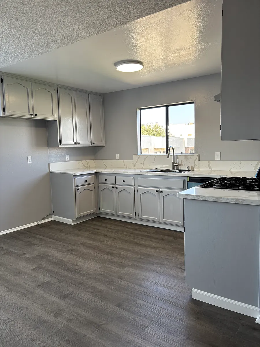 Building Photo - 615 E Lomita Ave #3
