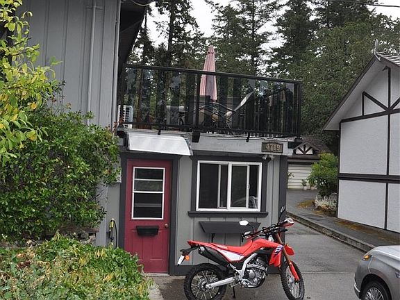 2nd image of 4719 W Saanich Rd