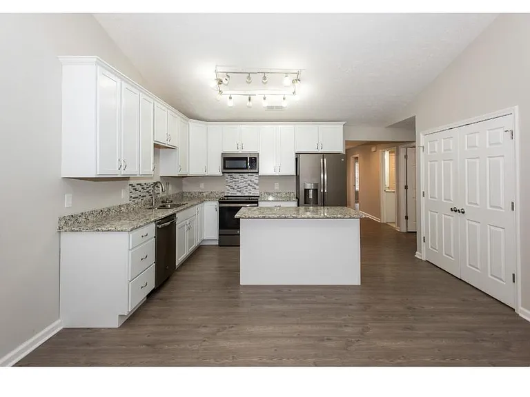 5339 Avery Woods Ln — Photo 7