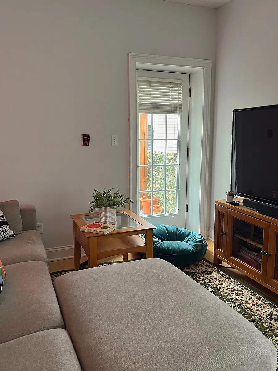Building Photo - 1528 Brown St #2
