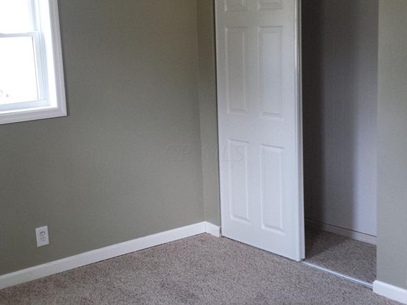 4th image of 355 E Roberts Ave