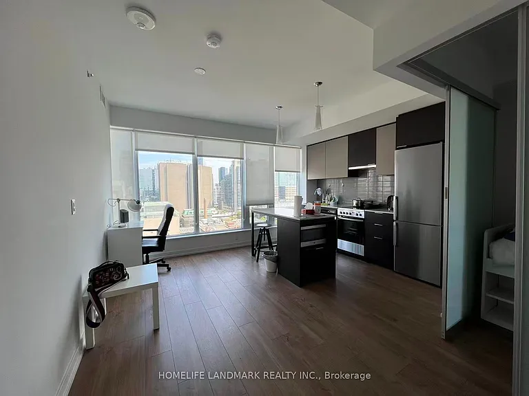 203 College St #1407 — Photo 2