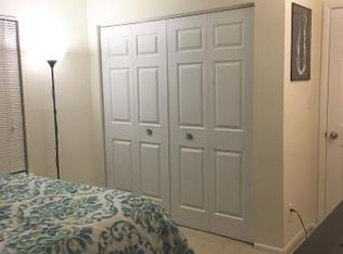 5290 Duke St APT 211, Alexandria, VA 22304