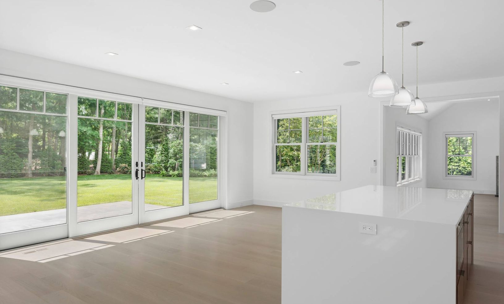  Kitchen Dining Area