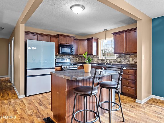 4th image of 2802 Rambling Rd