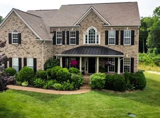 135 Paddock Place Dr, Mount Juliet, TN 37122