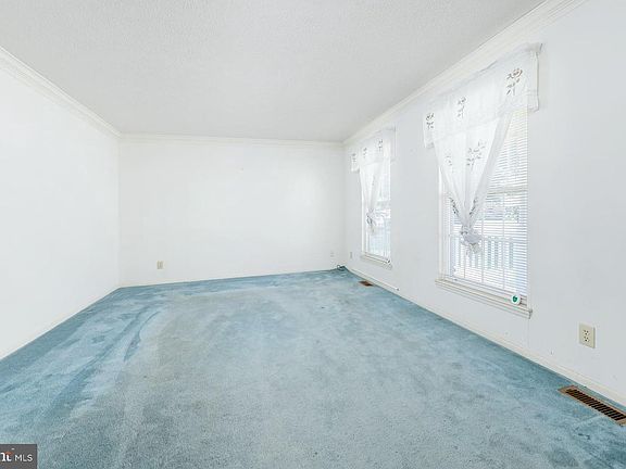 4th image of 1132 Falkirk Rd
