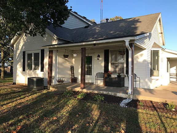 3rd image of 750 N County Road 1000 E