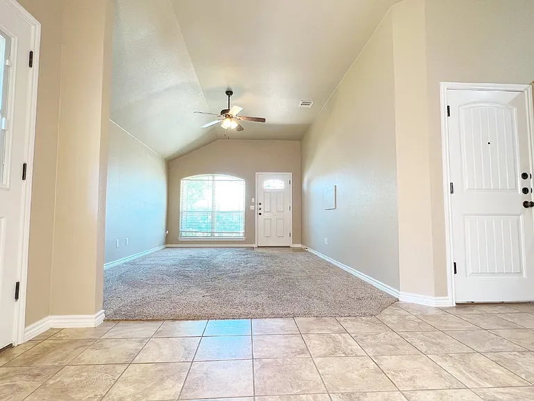 405 Sladecek Dr #B — Photo 22