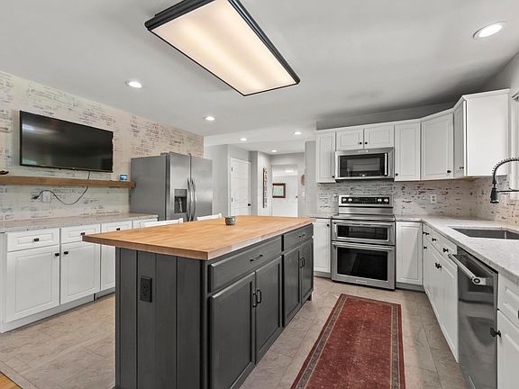 3rd image of 5454 Indian Hill Rd