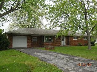 209 N 6th St, New Douglas, IL 62074
