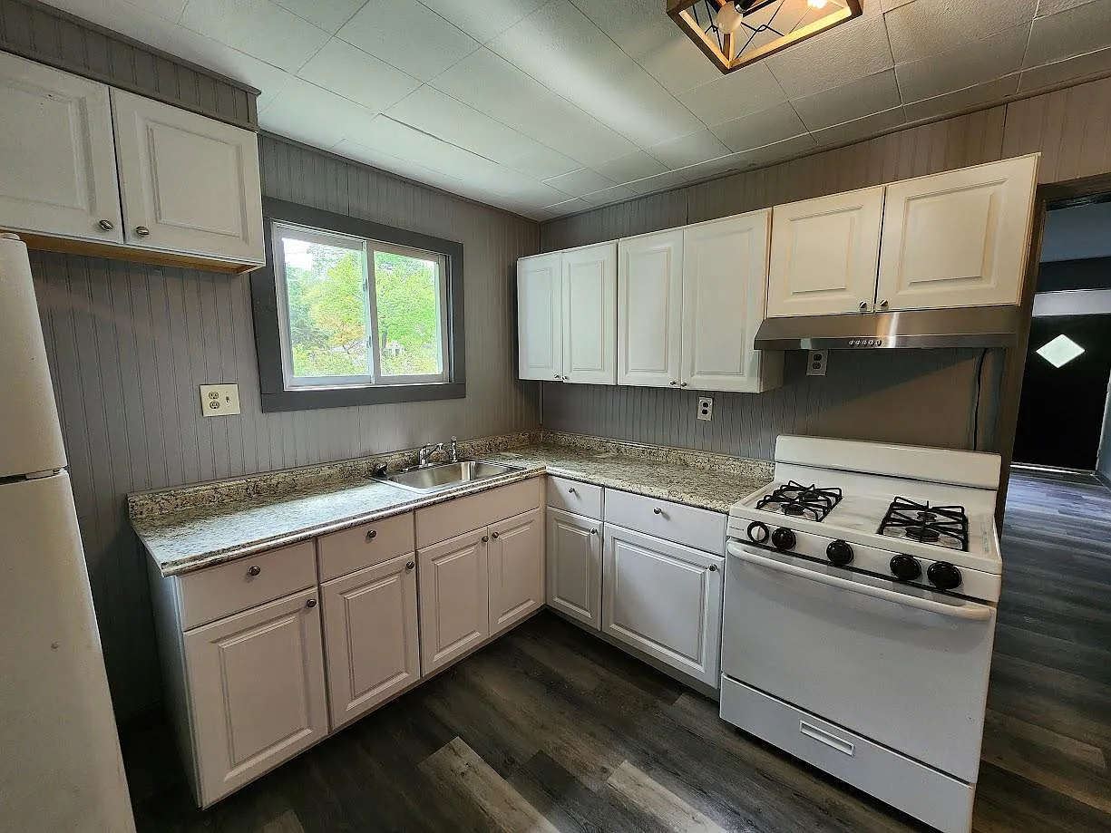 3 bed, 1254 sqft, $2,400 — Photo 4