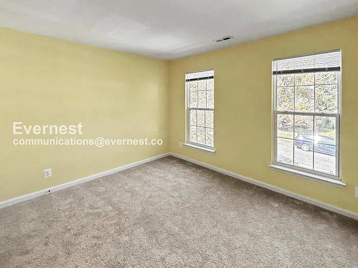8 Sarrington Ct — Photo 26