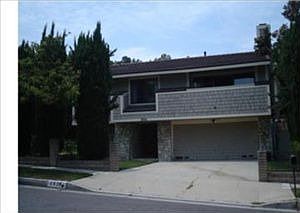1st image of 2926 Oakwood Ln