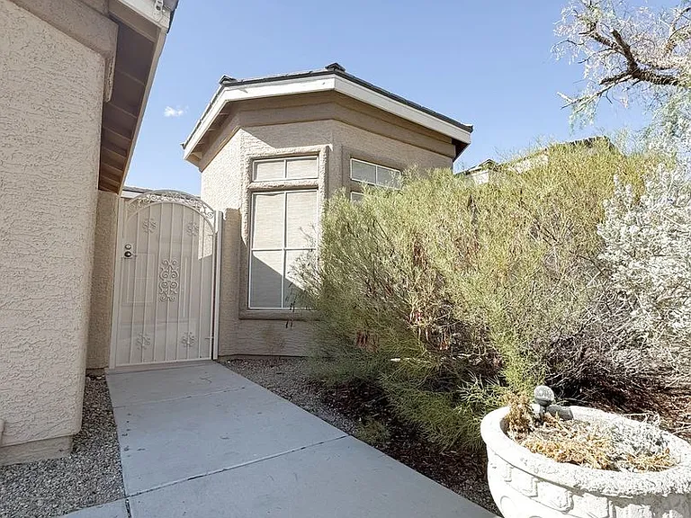 8209 Dusty Valley Ct — Photo 6