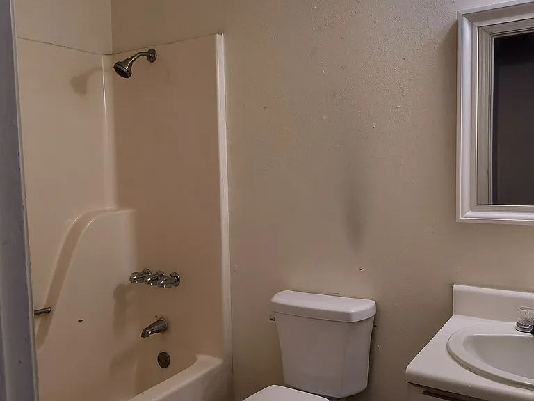 4500 Union Ave #6 — Photo 3