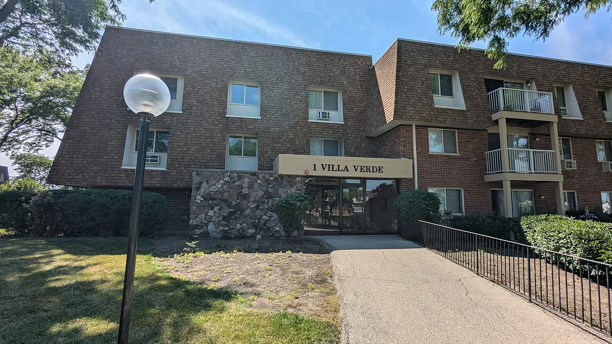 Building Photo - 6 Villa Verde Dr #111