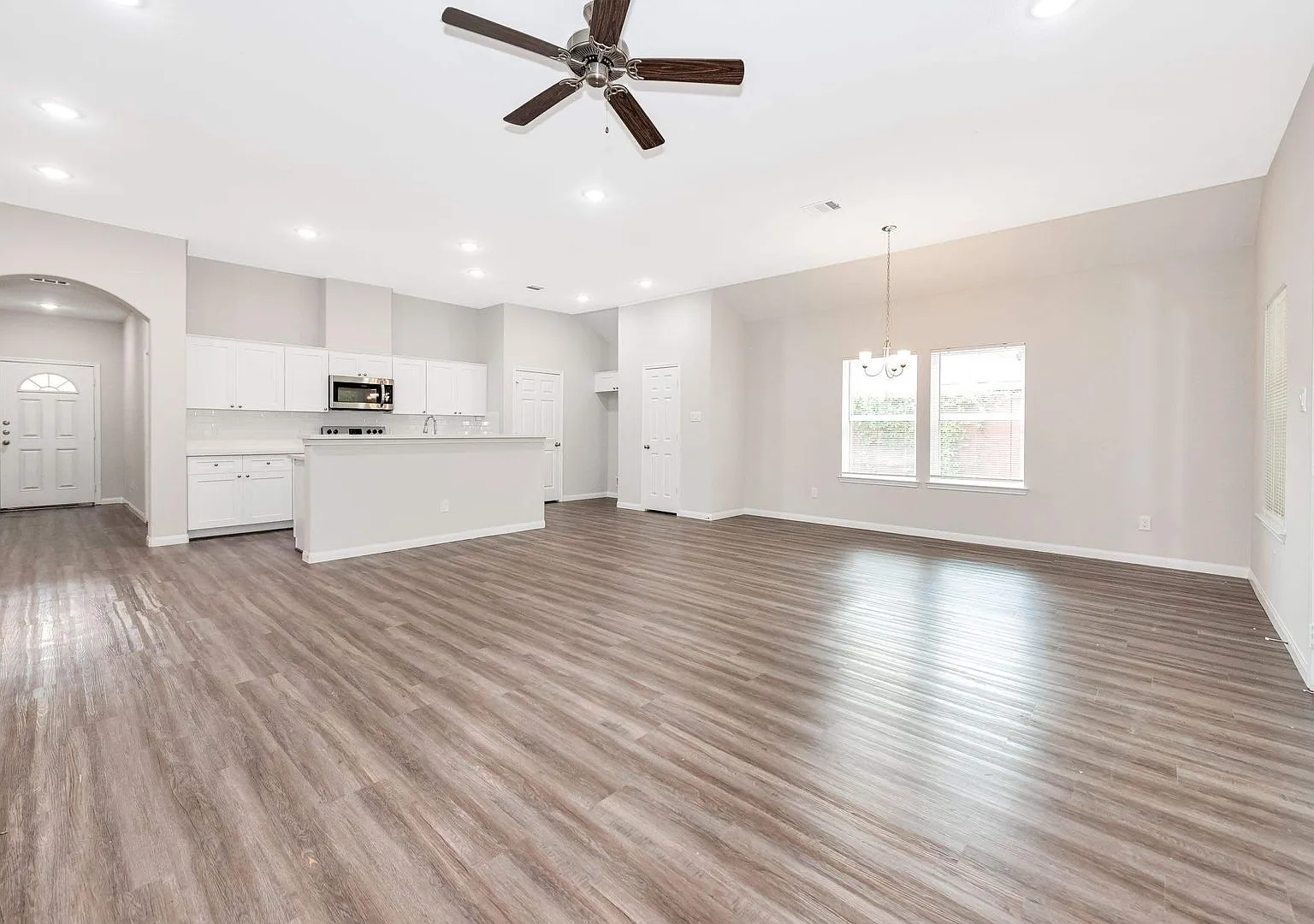1206 Denison Ave Ask about our No Cash Security Deposit Option — Photo 2