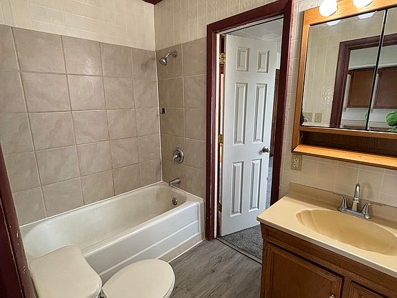 2nd image of 3826 N Vincent Ave
