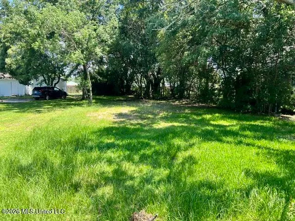 811 Lafayette Ave, Pascagoula, MS 39567