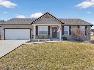 661 Big Bend Dr, Wentzville, MO 63385