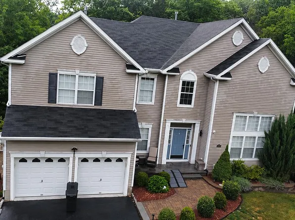 402 Rock Ridge Rd, Lake Hopatcong, NJ 07849