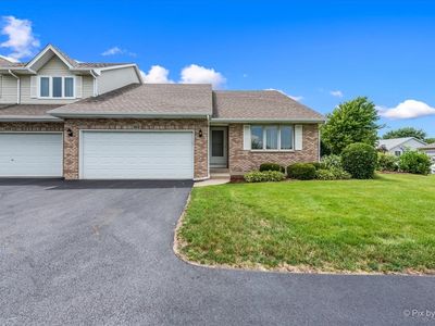 814 Adam Ln, Hampshire, IL, 60140