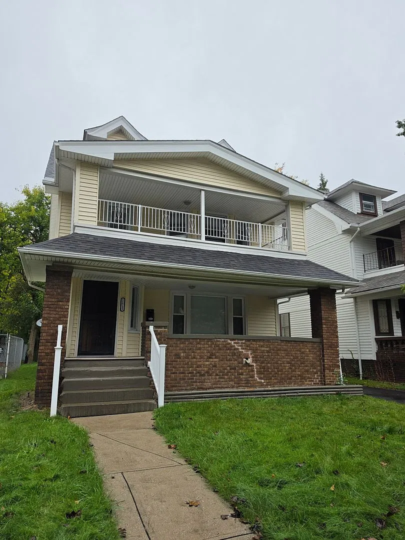 Buckingham11711 — Photo 1