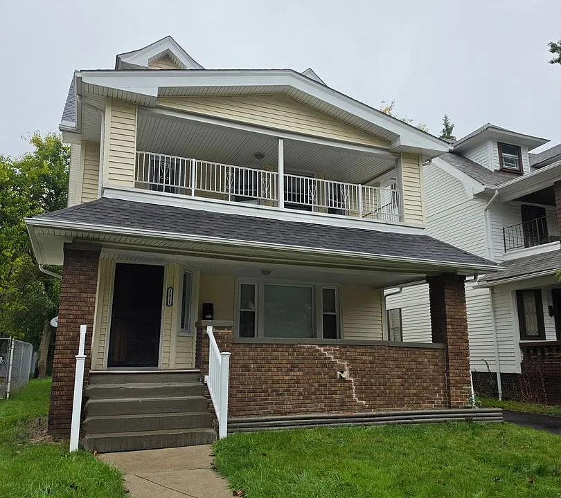 11711 Buckingham Ave