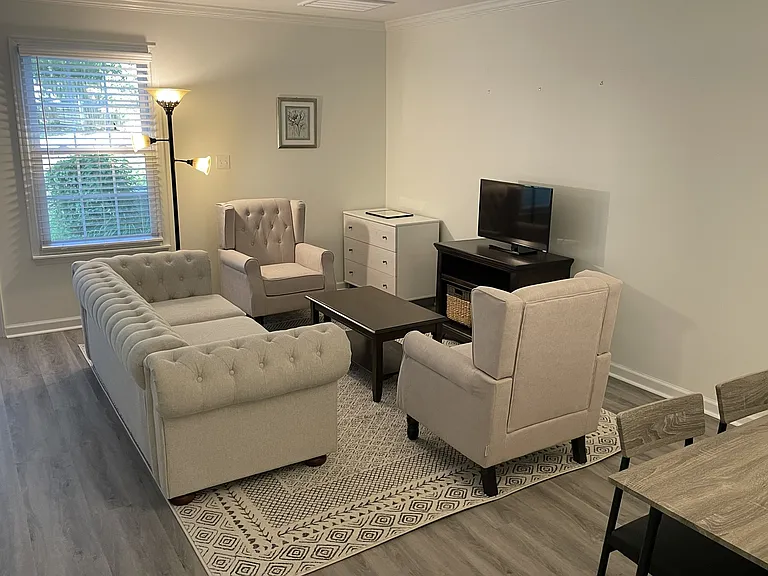 316 Standish Dr — Photo 2