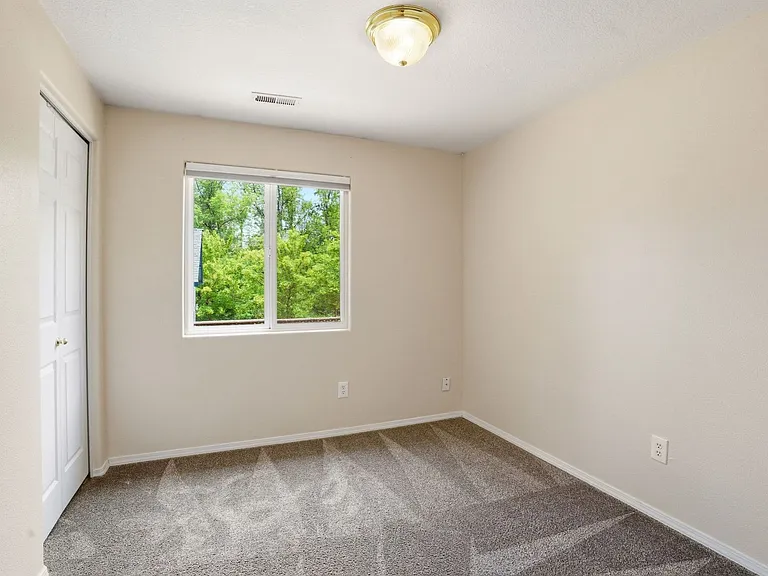 307 NW Angela Ln — Photo 20