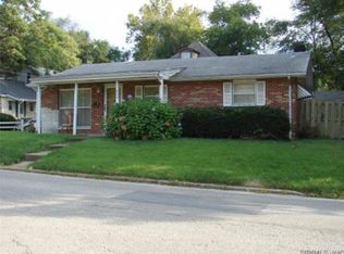 800 W East St, Belleville, IL 62220